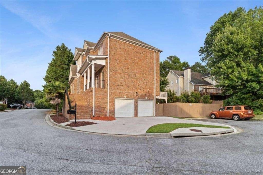 1711 Summit Glen Lane Ne - Photo 1