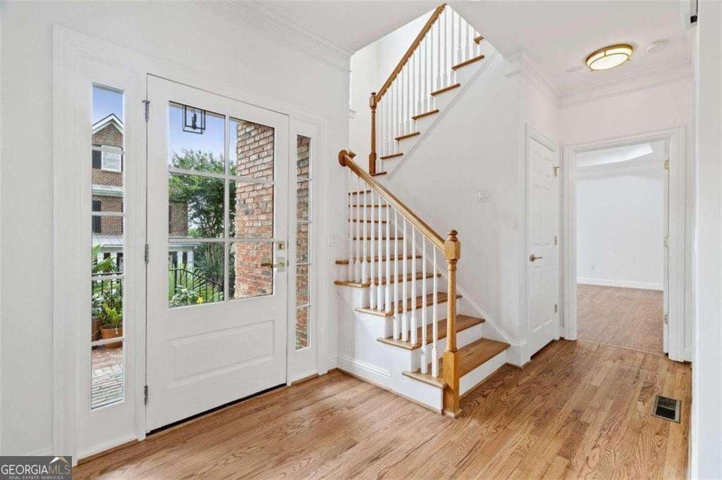 1711 Summit Glen Lane Ne - Photo 2