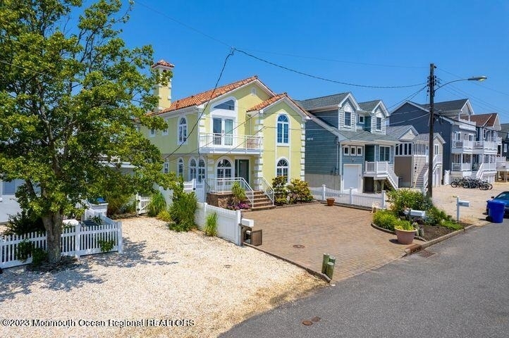 446 Eisenhower Avenue - Photo 2