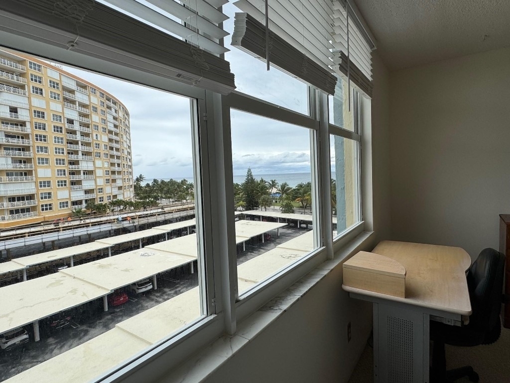 305 N Pompano Beach Boulevard - Photo 11