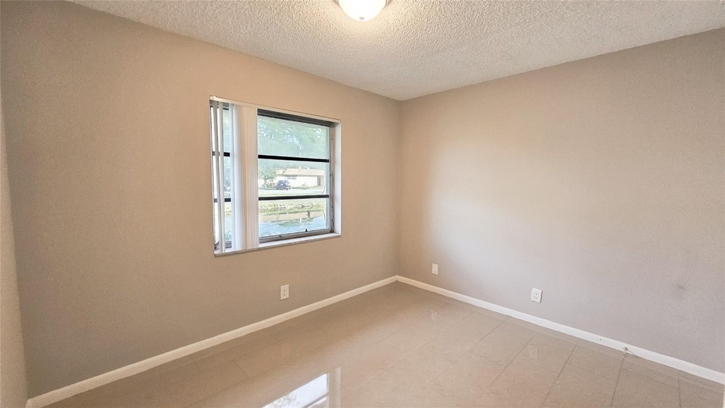 416 Lakeside Drive - Photo 10