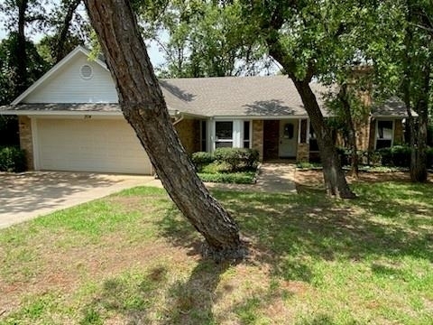 204 Bremen Drive - Photo 0