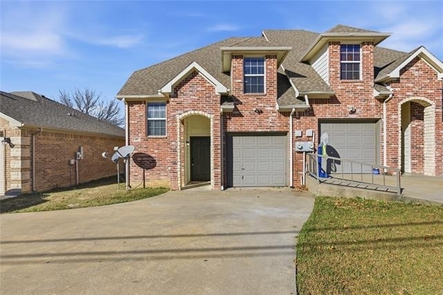 609 E Mcgee Street - Photo 1