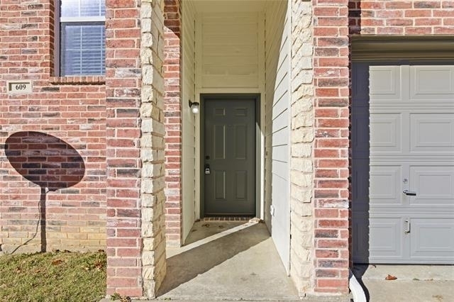 609 E Mcgee Street - Photo 3