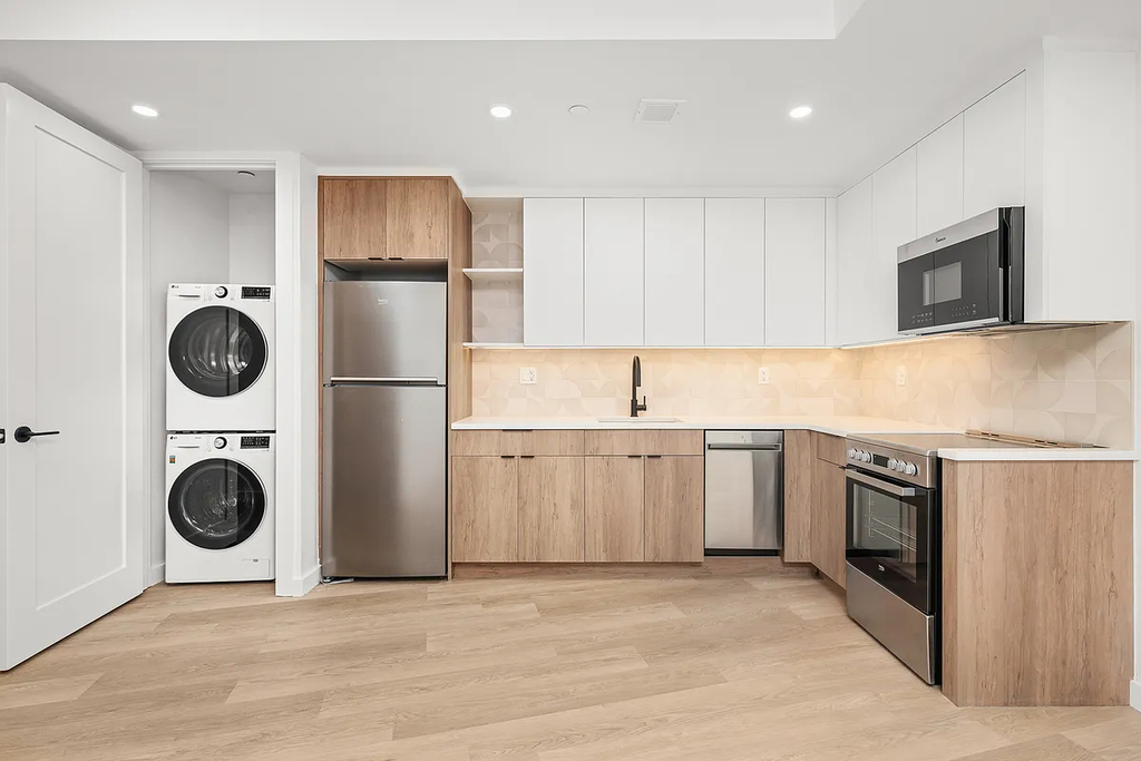 1615 Cedar Street - Photo 1