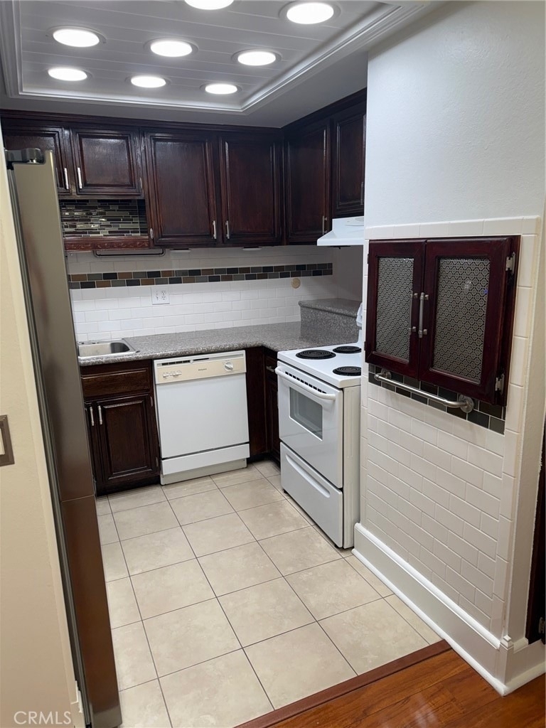 3010 Associated - Photo 11
