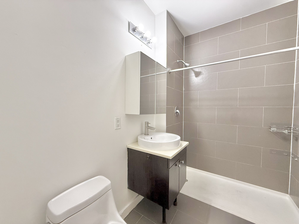 184 Noll Street - Photo 2