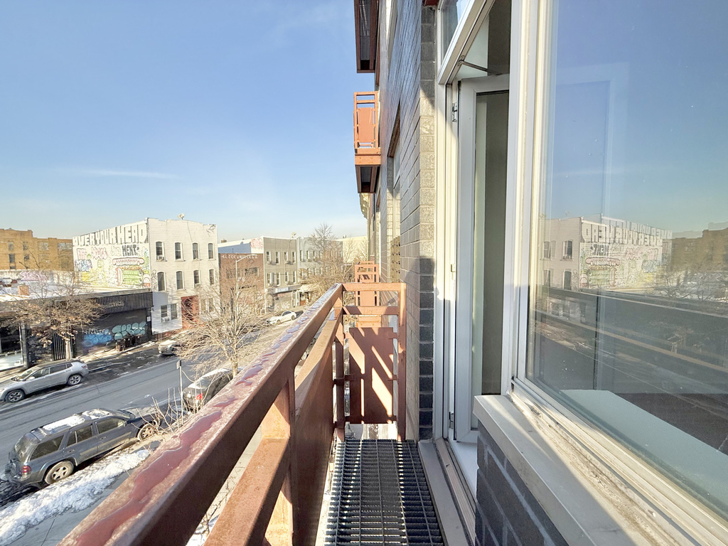184 Noll Street - Photo 8