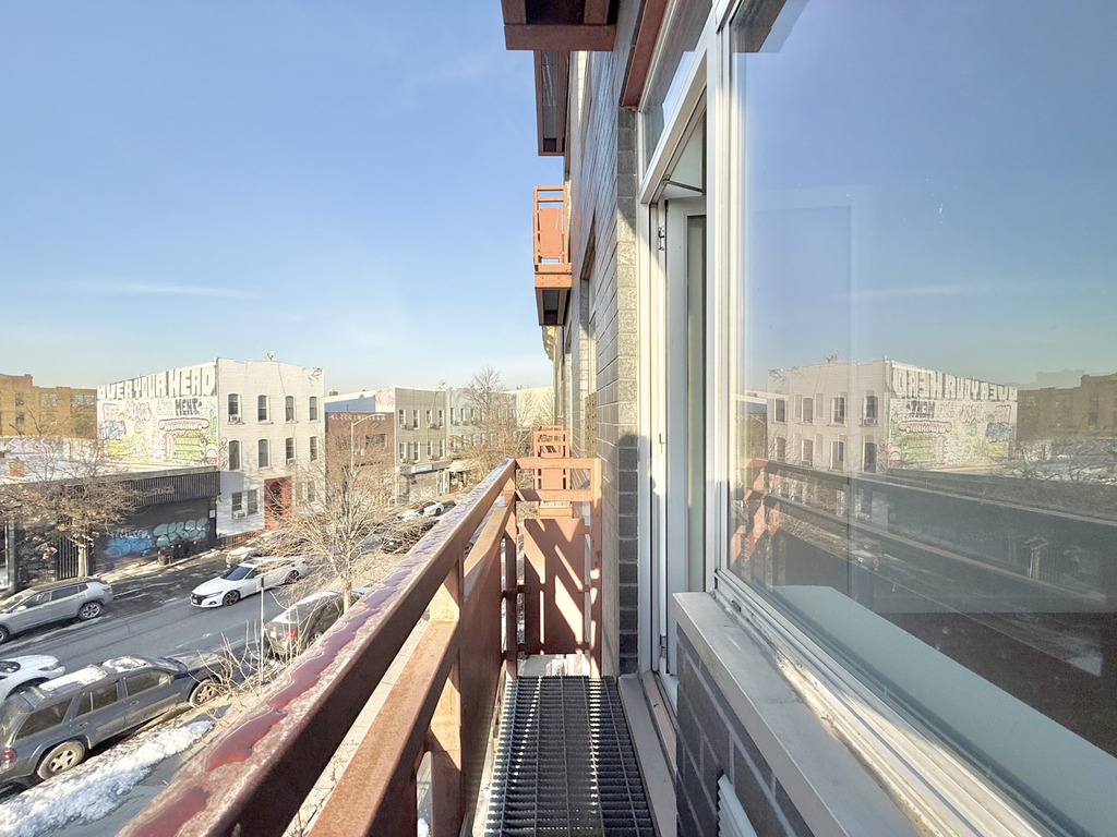 184 Noll Street - Photo 5