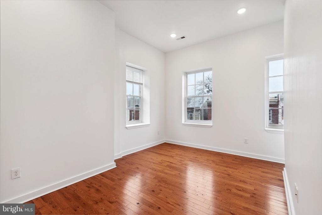 5011 Germantown Avenue - Photo 11