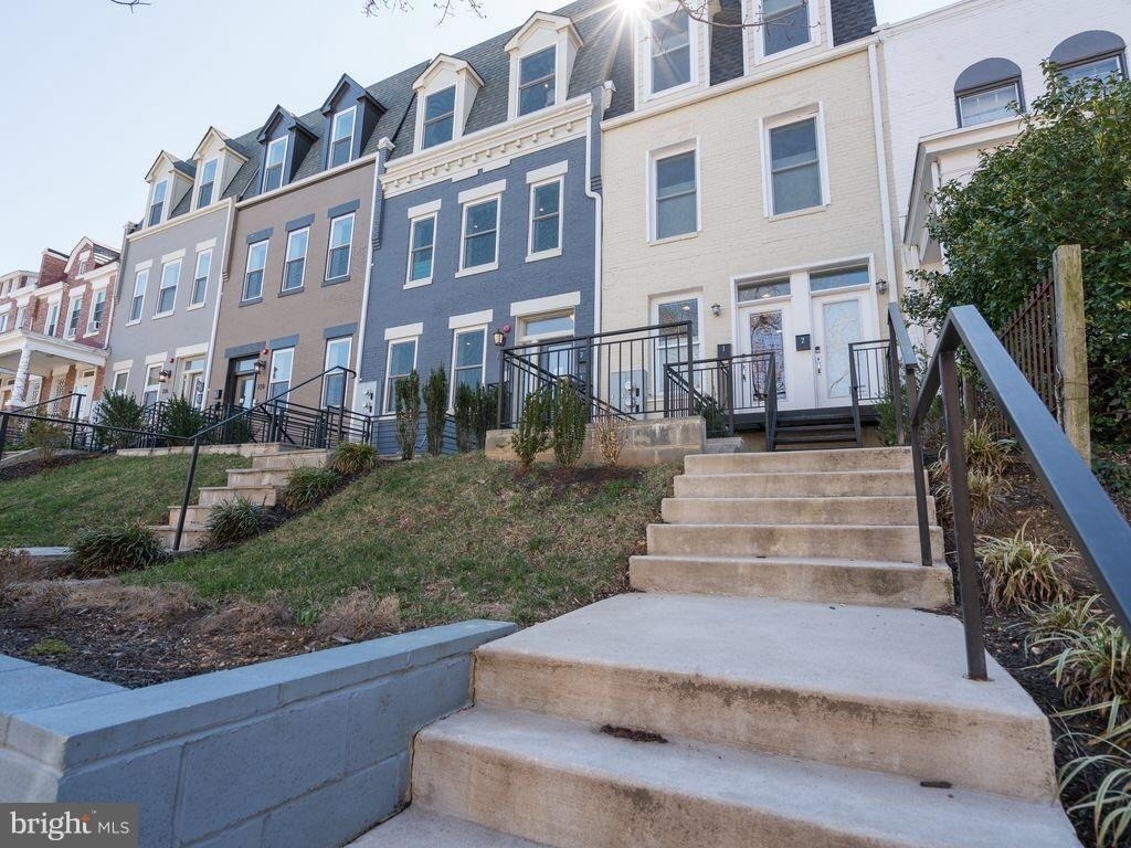 732 Girard Street Nw - Photo 0