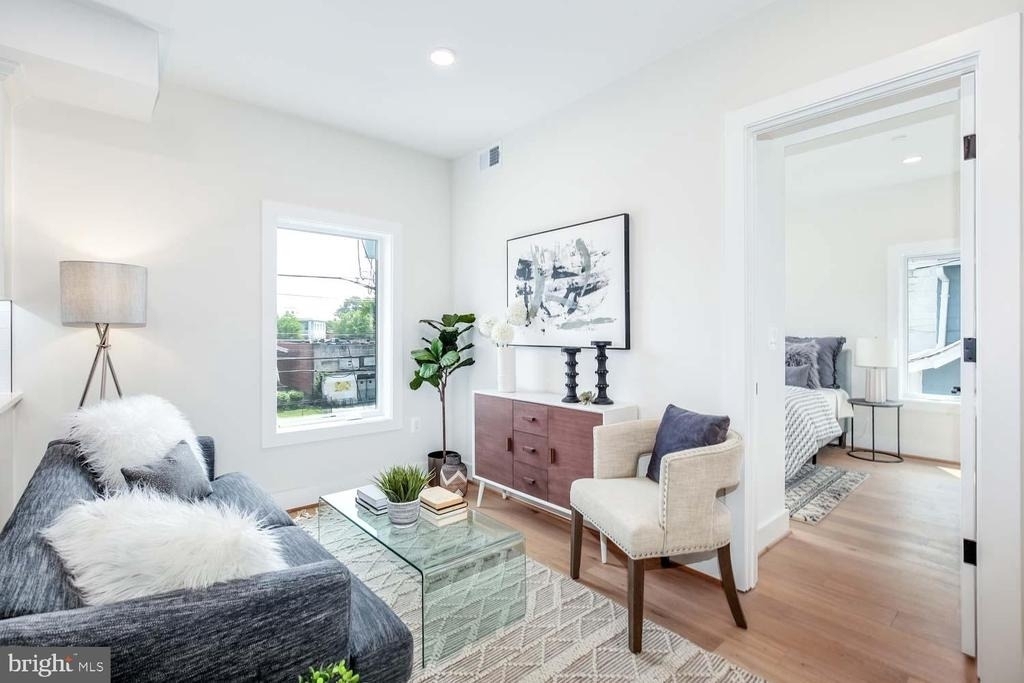 1818 Rhode Island Avenue Ne - Photo 5