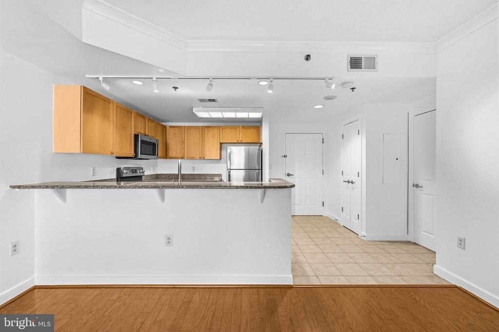 777 7th Street Nw - Photo 20