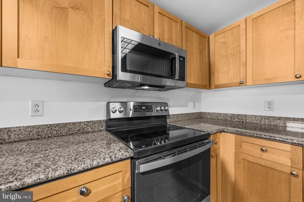 777 7th Street Nw - Photo 17