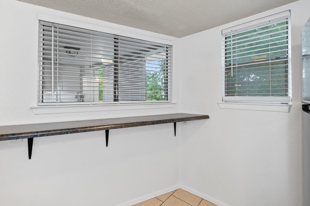 2500 Burleson Rd - Photo 11
