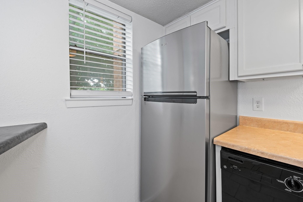 2500 Burleson Rd - Photo 10