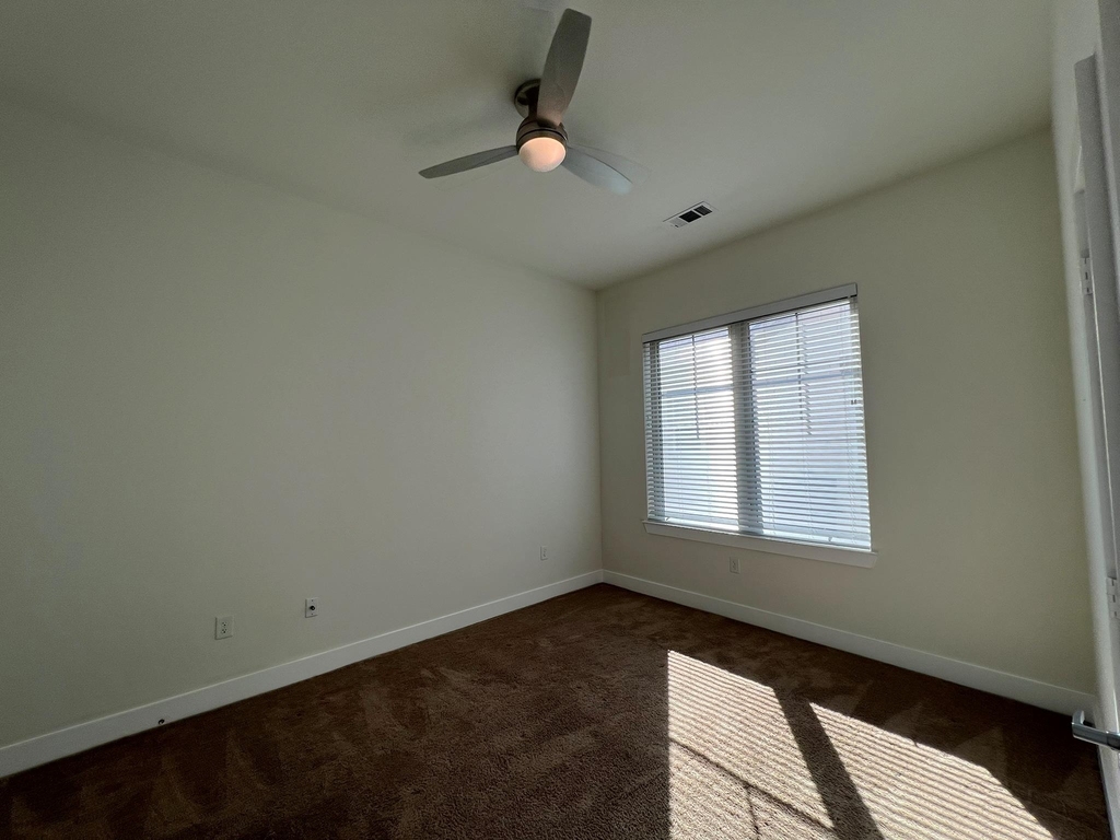 2400 Louis Henna Blvd - Photo 14