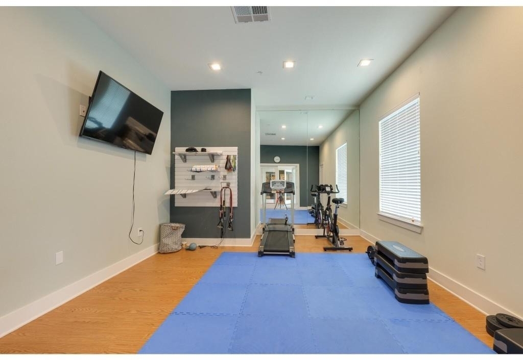 2400 Louis Henna Blvd - Photo 3