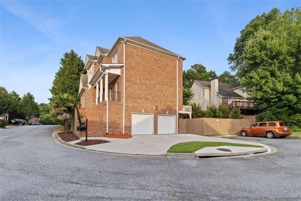1711 Summit Glen Lane - Photo 1