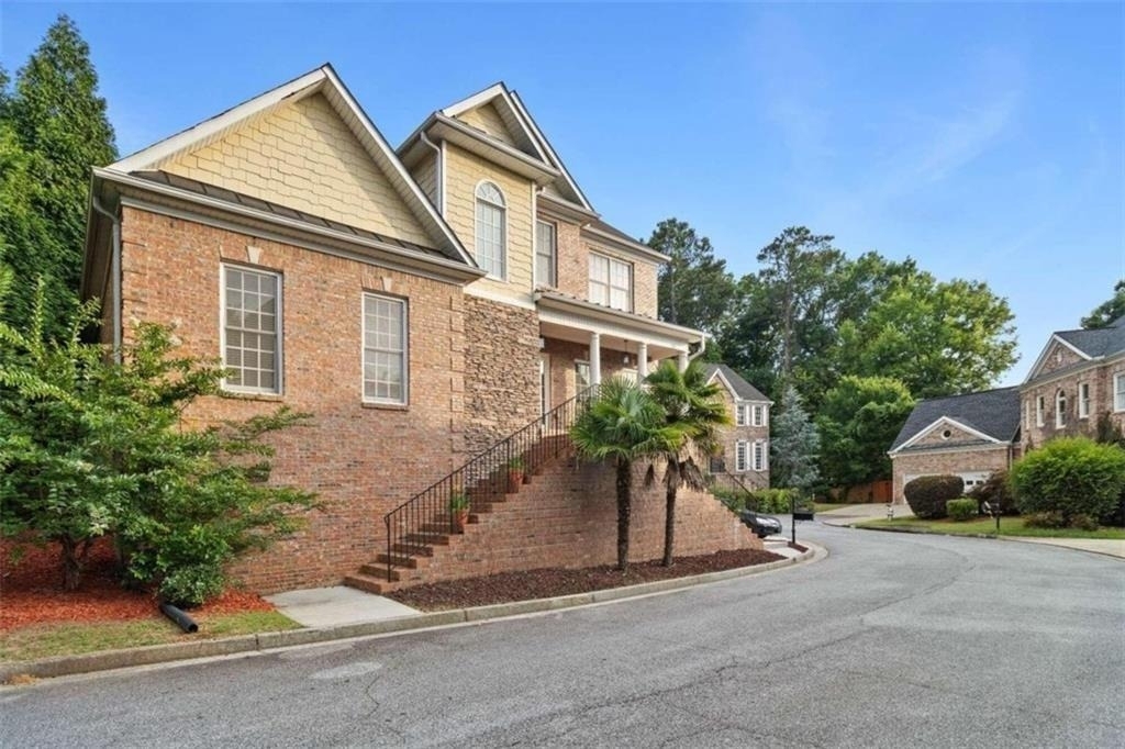 1711 Summit Glen Lane - Photo 0