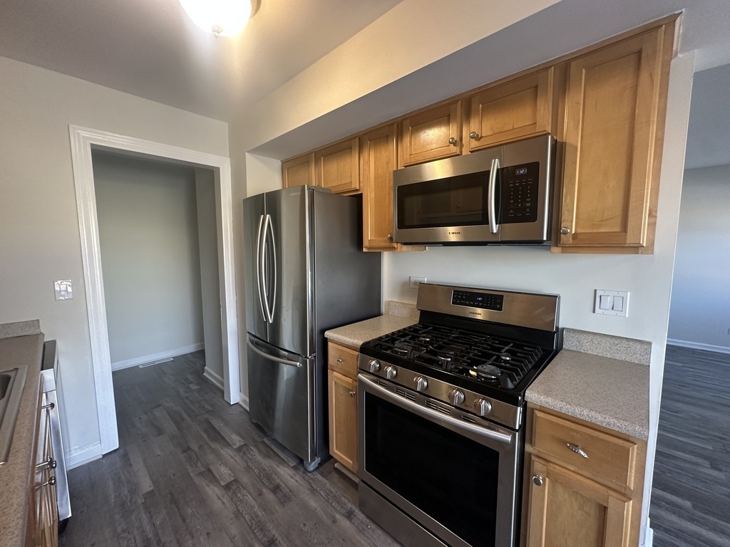 306 Northwestern Court - Photo 1