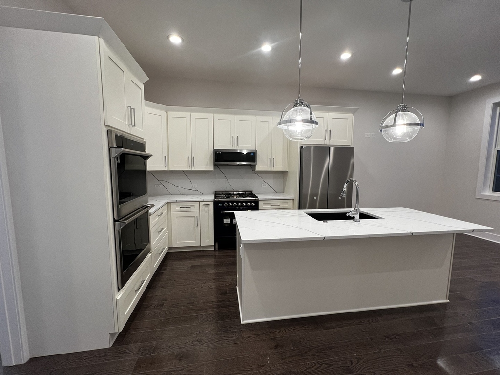 4819 Main Street - Photo 3
