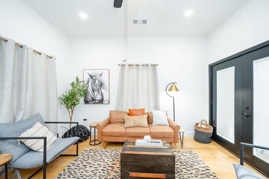 502 Dark Street - Photo 3