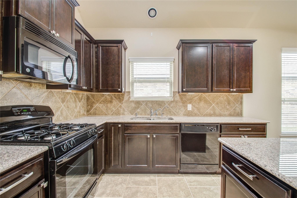 8710 Austin Thomas Drive - Photo 4
