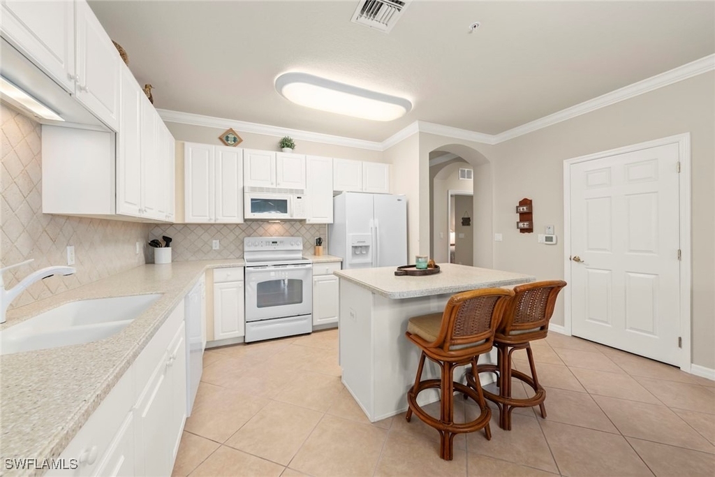 9601 Spanish Moss Way - Photo 4