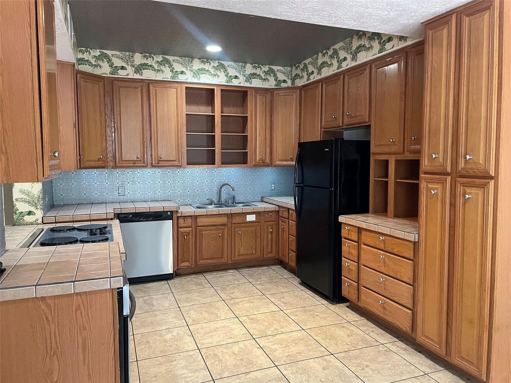 302 Somerset Road - Photo 4