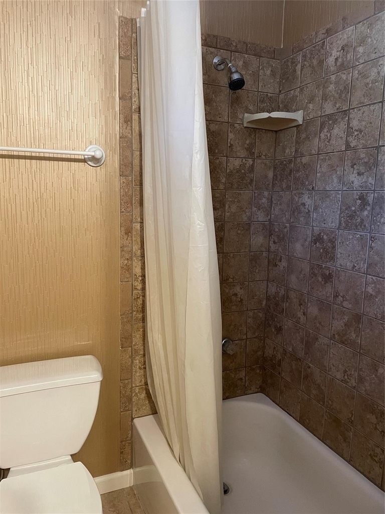 302 Somerset Road - Photo 15