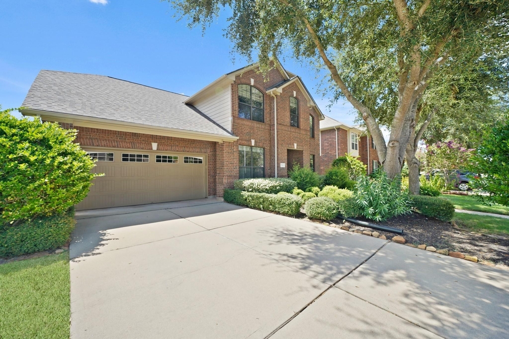 714 Coggins Point Way - Photo 3