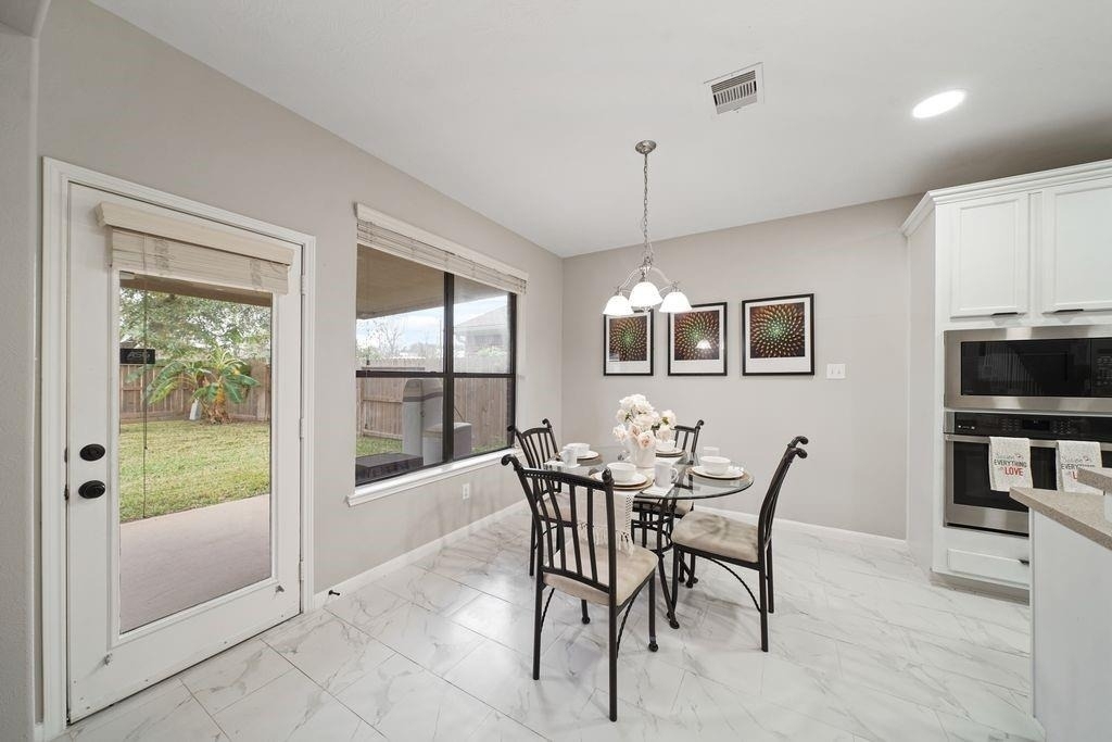 714 Coggins Point Way - Photo 11