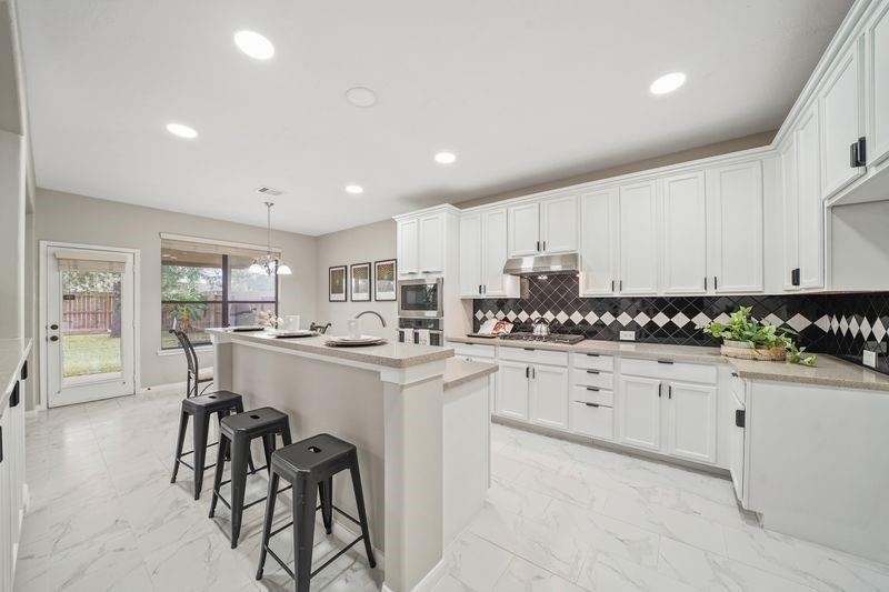 714 Coggins Point Way - Photo 10