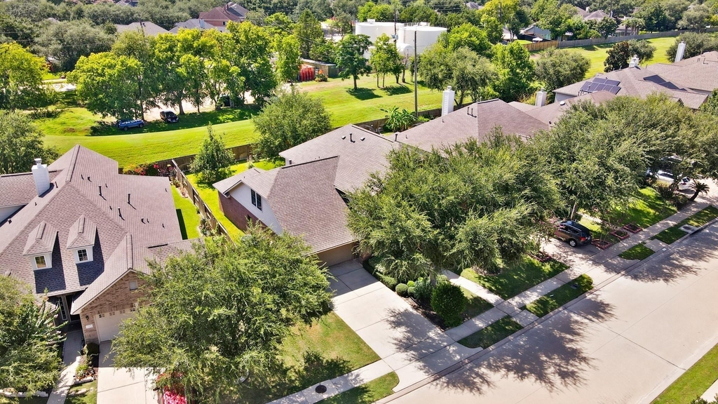 714 Coggins Point Way - Photo 1