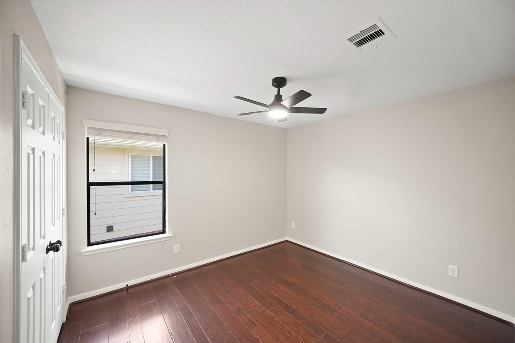 714 Coggins Point Way - Photo 23