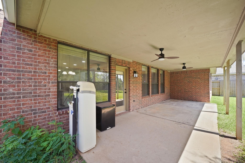 714 Coggins Point Way - Photo 28