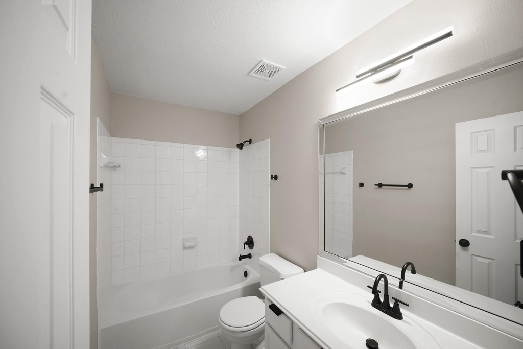 714 Coggins Point Way - Photo 24