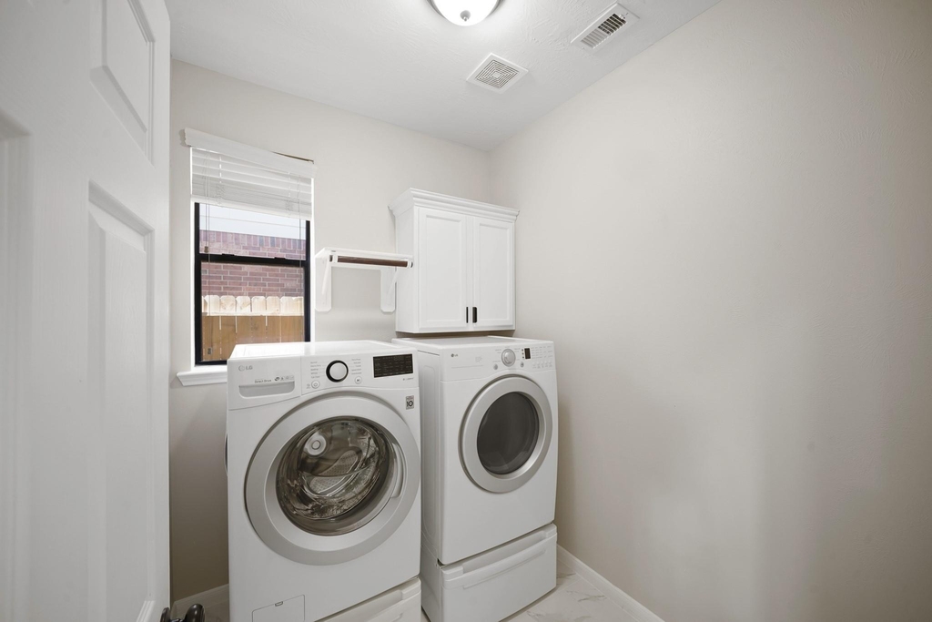 714 Coggins Point Way - Photo 27