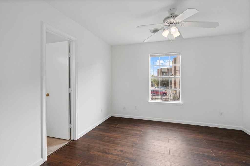 2106 Nettleton Street - Photo 4