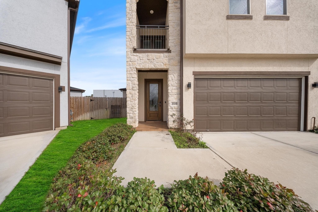 2019 Olivos Street - Photo 3