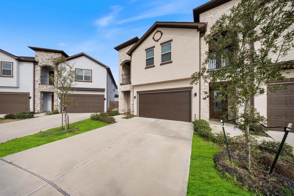 2019 Olivos Street - Photo 2