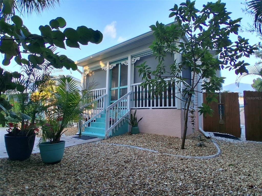 216 Berry Street - Photo 0