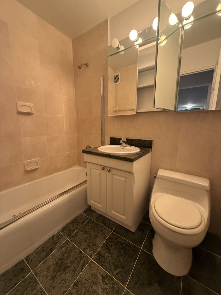 245 East 63rd Street - Photo 6