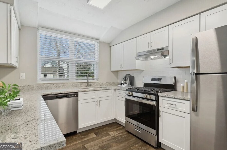 7600 Roswell Road - Photo 1