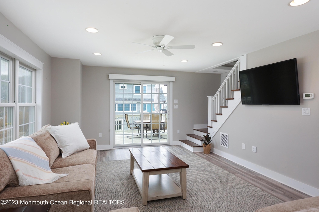 912 Ocean Avenue - Photo 10