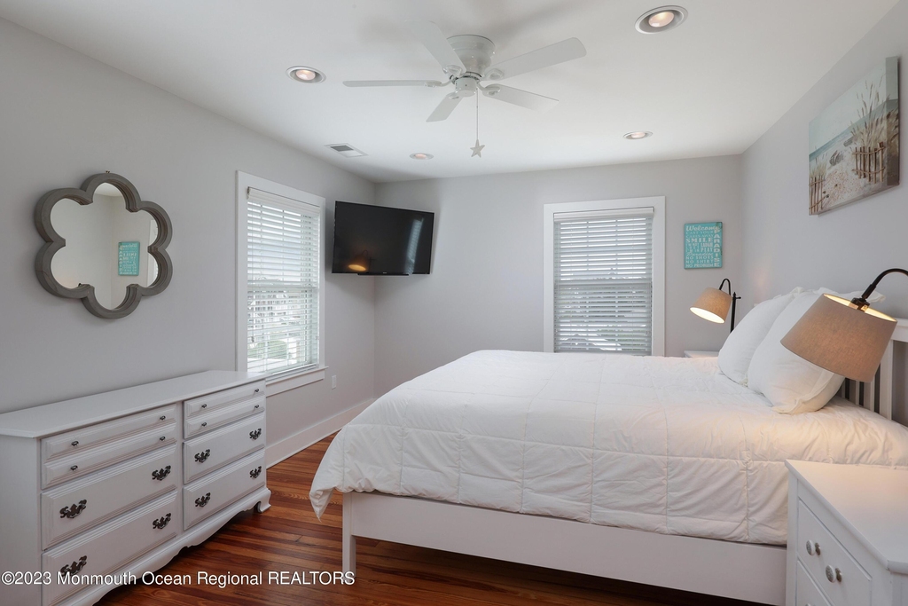 912 Ocean Avenue - Photo 22
