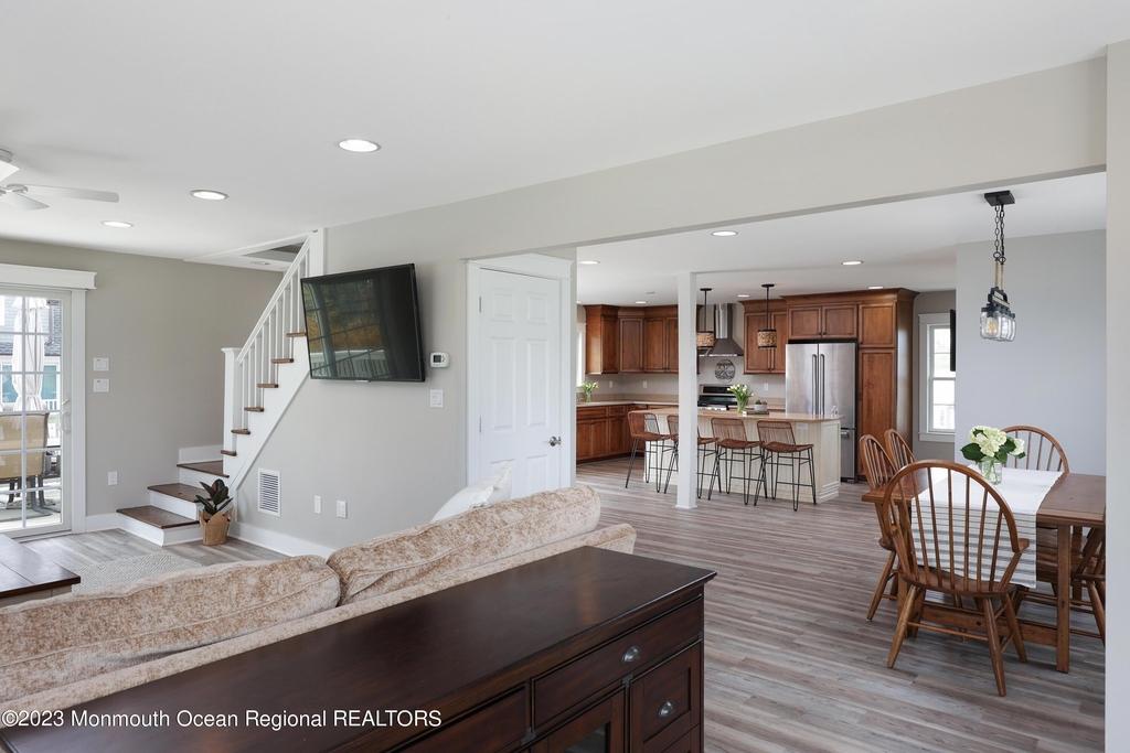 912 Ocean Avenue - Photo 3