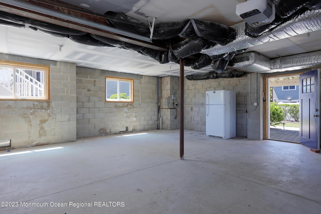 912 Ocean Avenue - Photo 27