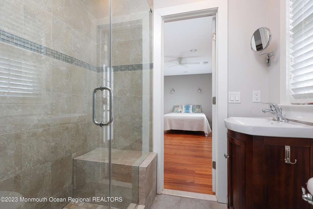 912 Ocean Avenue - Photo 18